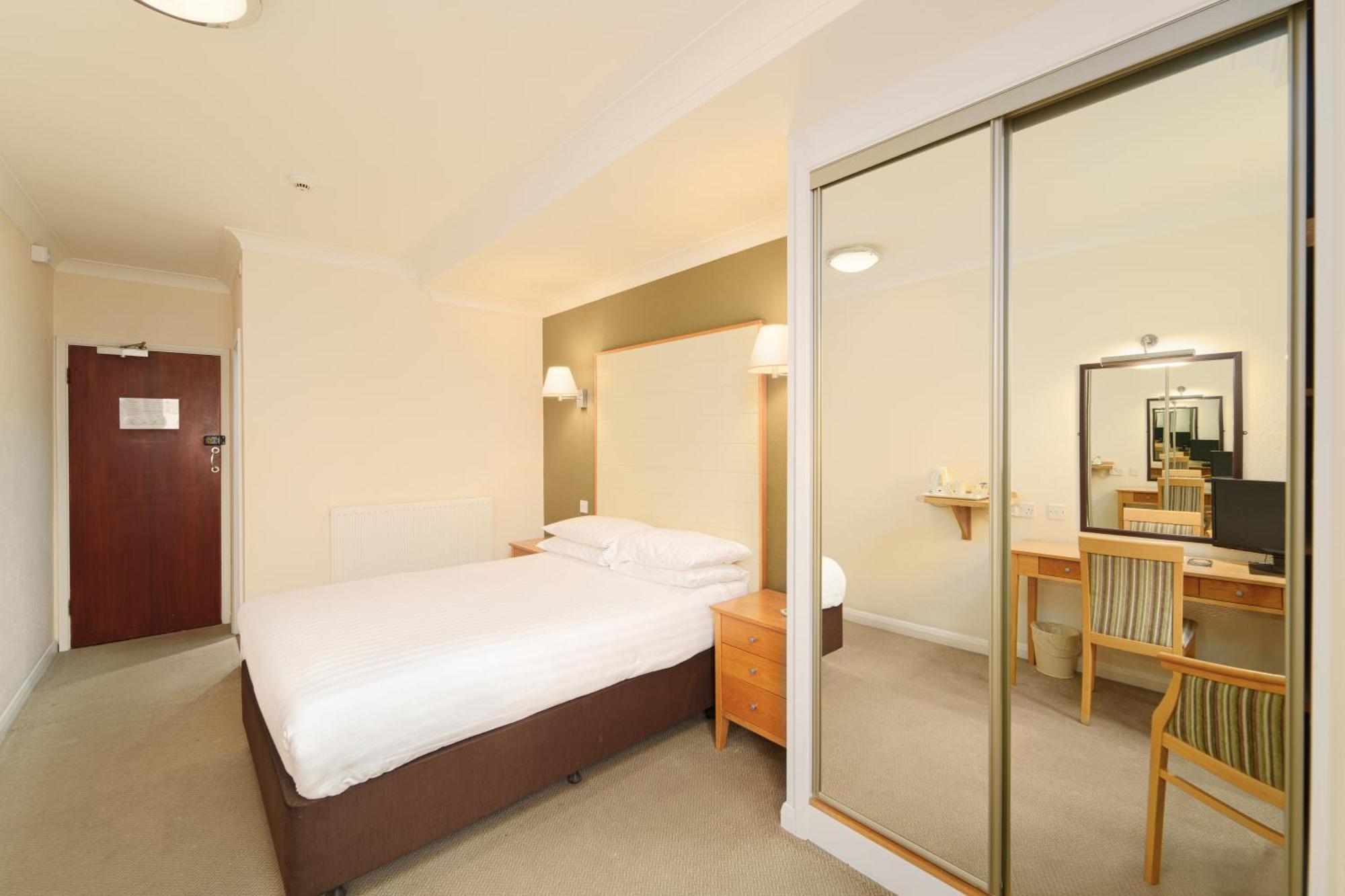 Trouville Hotel By Compass Hospitality Sandown Eksteriør billede