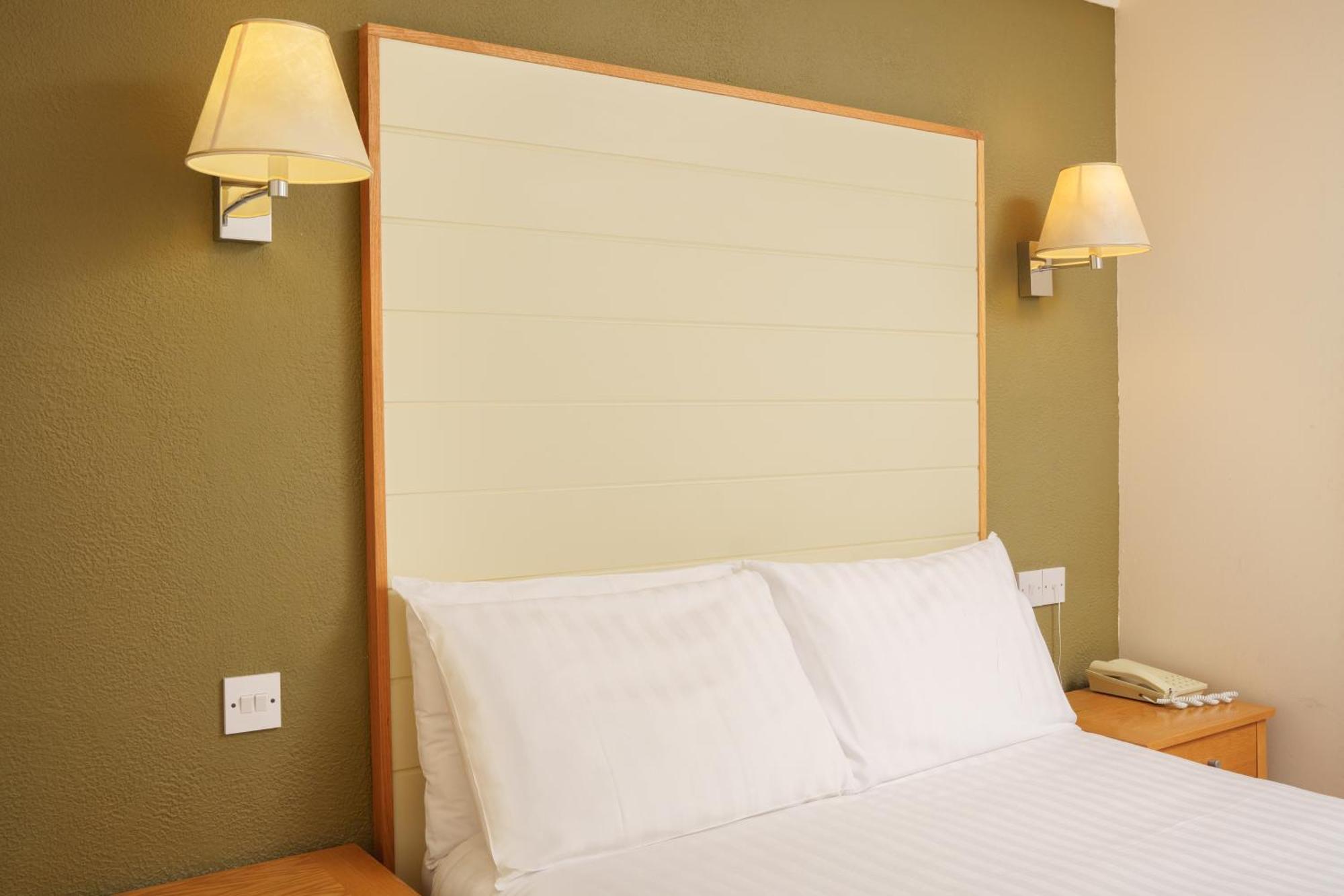 Trouville Hotel By Compass Hospitality Sandown Eksteriør billede