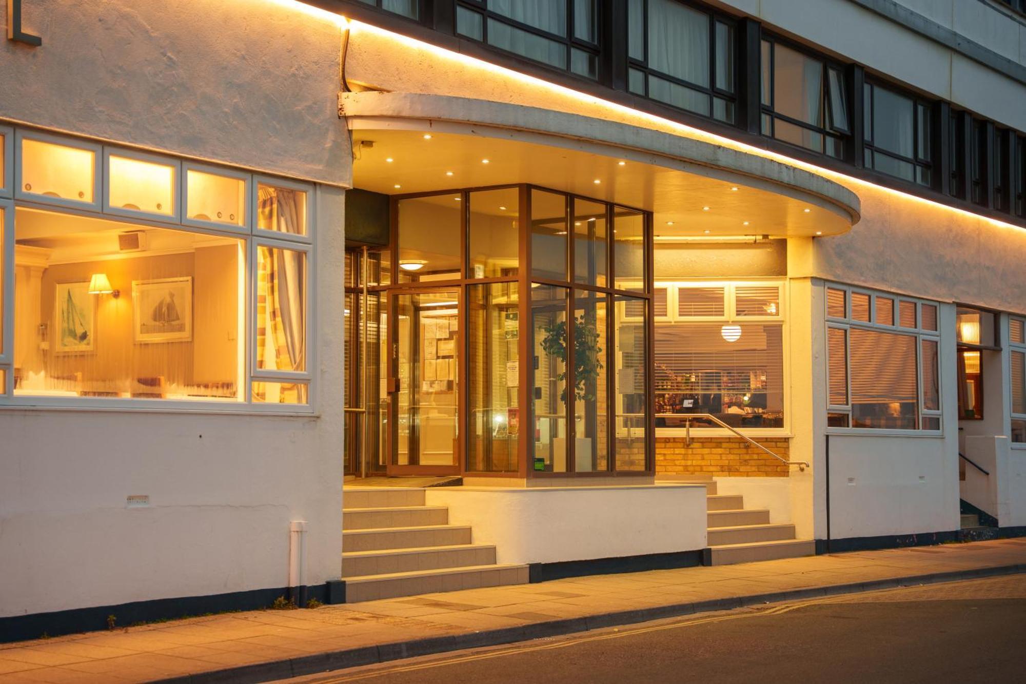 Trouville Hotel By Compass Hospitality Sandown Eksteriør billede