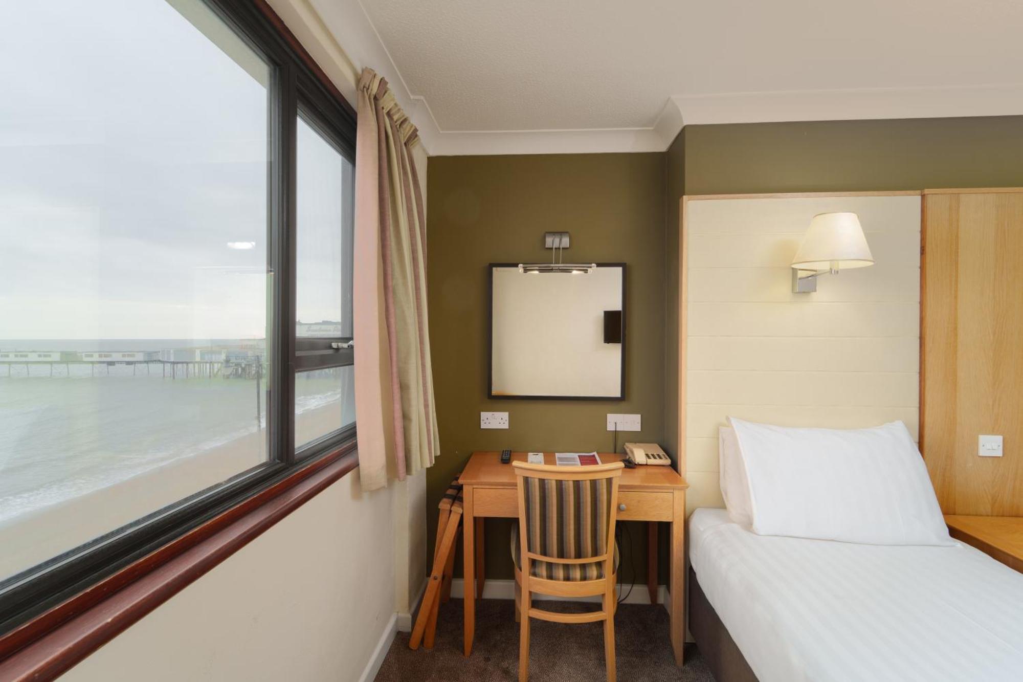 Trouville Hotel By Compass Hospitality Sandown Eksteriør billede