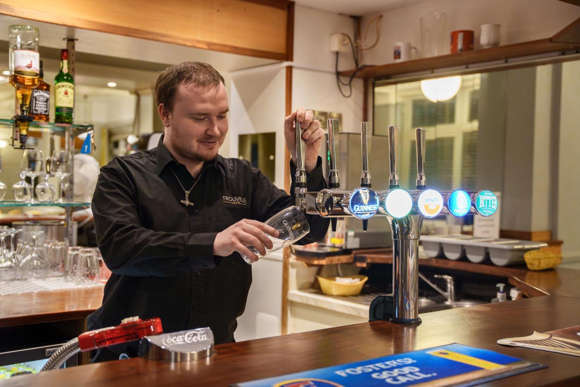 Trouville Hotel By Compass Hospitality Sandown Eksteriør billede